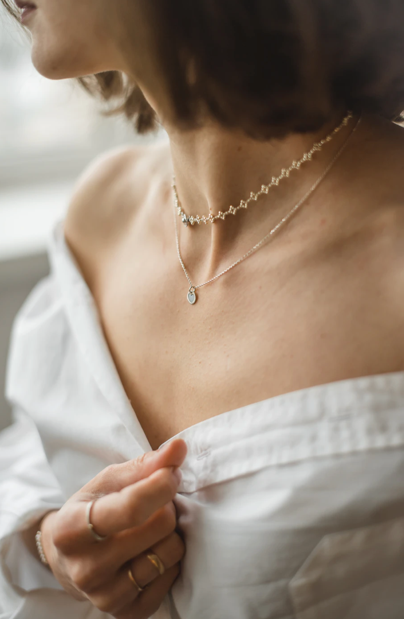 How to Wear Jewelry for Casual and Formal Occasions How to Wear Jewelry for Casual and Formal Occasions