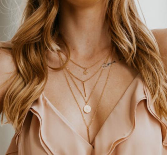Necklines and Necklaces: How to Accessorize Like a Pro
